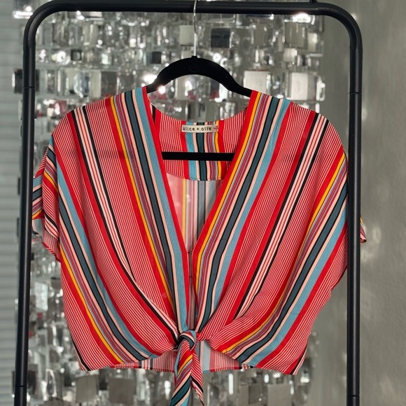 Alice + Olivia Flutter Tie-Front Top and Shorts Set NWOT - Picture 5 of 12